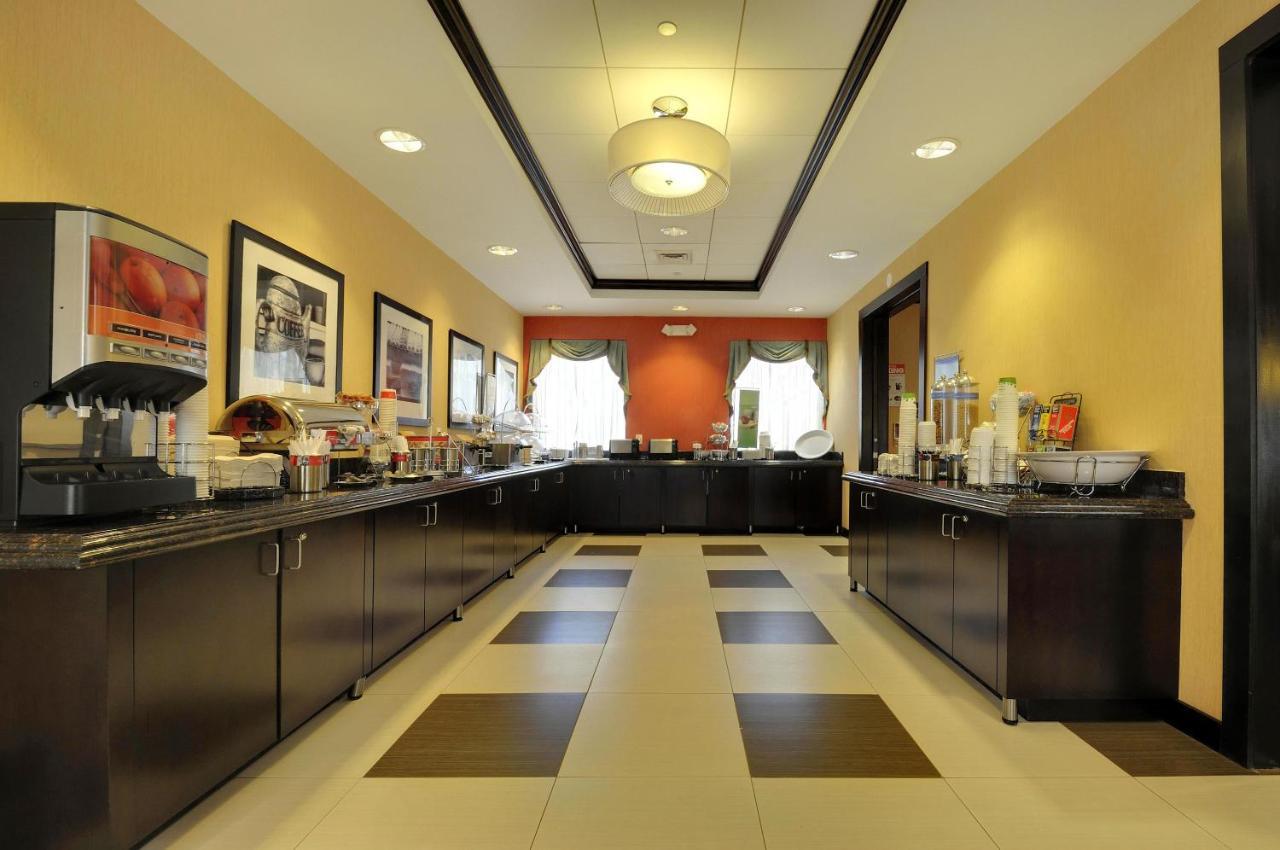 Hampton Inn Jericho - Westbury Exterior foto