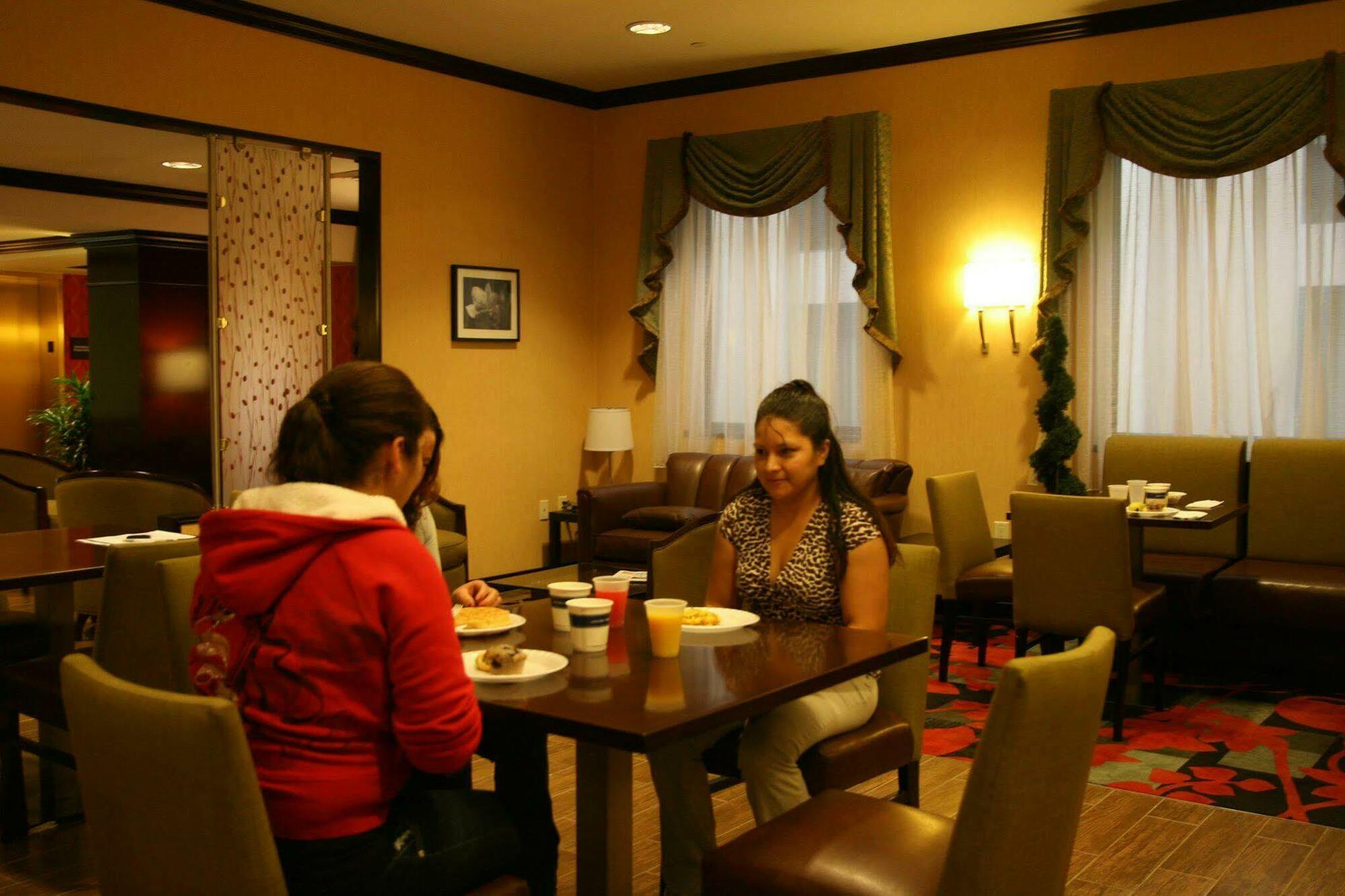 Hampton Inn Jericho - Westbury Restaurante foto